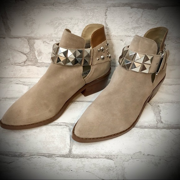 Steve Madden Zenna Tan Leather Ankle Boots w/Silver Studs - Picture 6 of 11